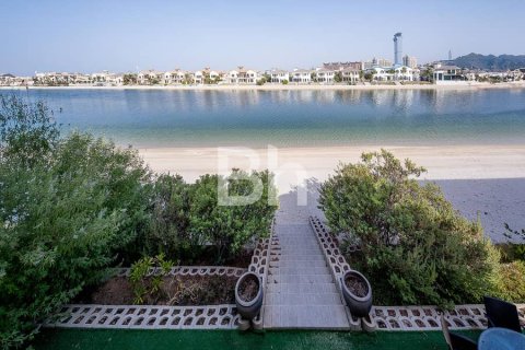 Villa in Palm Jumeirah, Dubai 4 bedrooms, 465 sq.m. № 21611 - photo 23