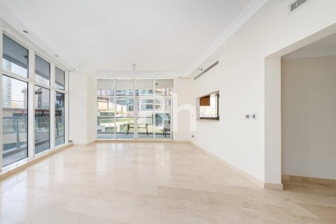 Купить квартиру в Дубай Марине, Дубай: 3 спальни, 228м², № 21616 - фото 3