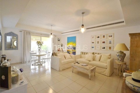 Villa in The Springs, Dubai 3 bedrooms, 228 sq.m. № 43299 - photo 1
