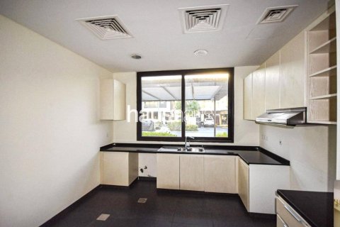 Adosado en DAMAC Hills (Akoya by DAMAC), Dubai, 3 dormitorios, 255 m², № 43277 - foto 5