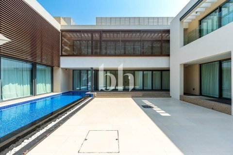 Villa en Dubai, 5 dormitorios, 746 m², № 56520 - foto 1