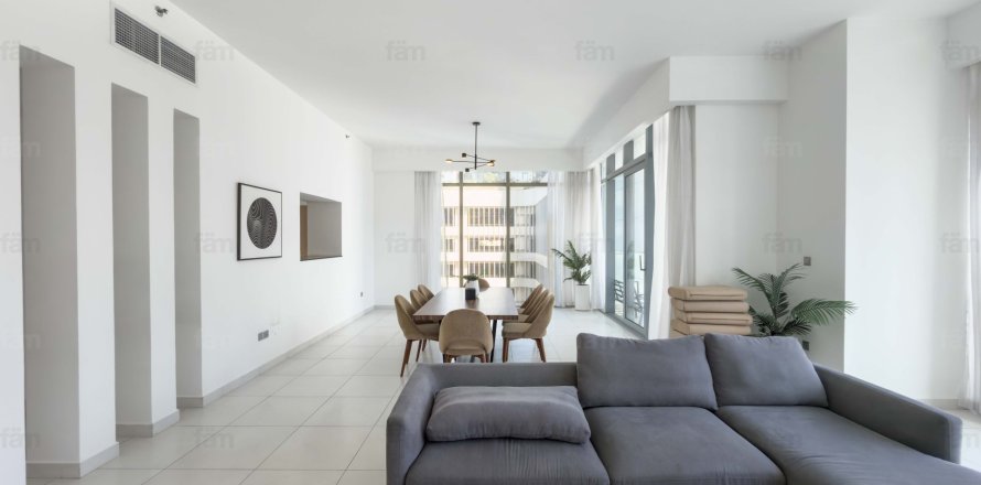 Apartment in Downtown Dubai (Downtown Burj Dubai), Dubai 3 bedrooms, 223 sq.m. № 94794