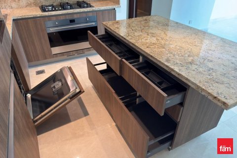 Apartment in Downtown Dubai (Downtown Burj Dubai), Dubai 3 bedrooms, 170.6 sq.m. № 94790 - photo 16