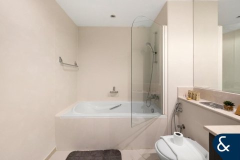 Снять в аренду квартиру в Даунтаун Дубай (Даунтаун Бурдж Дубай), Дубай: 2 спальни, 135м², № 88747 - фото 7