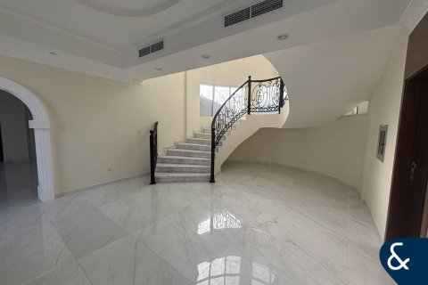 Villa en Al Furjan, Dubai, 5 dormitorios, 604 m², № 88742 - foto 2