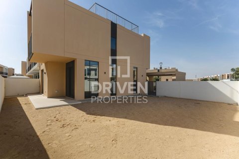 Villa in EMAAR South, Dubai South (Dubai World Central), Dubai 4 bedrooms, 334.64 sq.m. № 138760 - photo 2