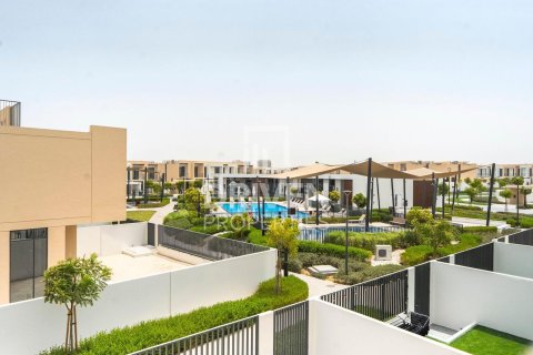 Villa in EMAAR South, Dubai South (Dubai World Central), Dubai 4 bedrooms, 443.24 sq.m. № 138759 - photo 2