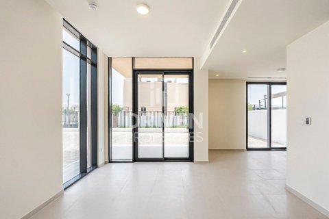 Villa in EMAAR South, Dubai South (Dubai World Central), Dubai 4 bedrooms, 443.24 sq.m. № 138759 - photo 4