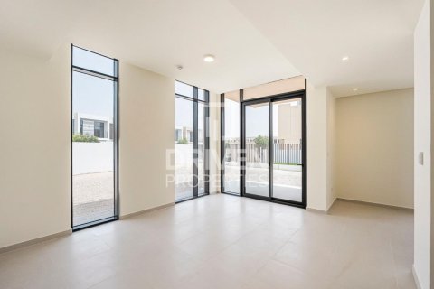 Villa in EMAAR South, Dubai South (Dubai World Central), Dubai 4 bedrooms, 443.24 sq.m. № 138759 - photo 3