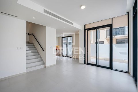 Villa in EMAAR South, Dubai South (Dubai World Central), Dubai 4 bedrooms, 333.89 sq.m. № 138758 - photo 3