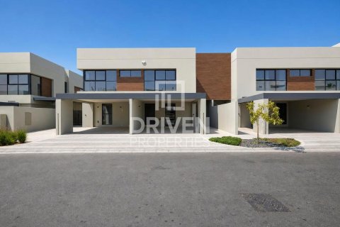 Adosado en Dubai Land, Dubai, 3 dormitorios, 232.72 m², № 138762 - foto 18
