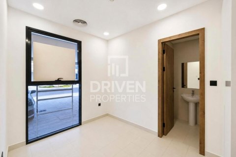 Adosado en Dubai Land, Dubai, 3 dormitorios, 232.72 m², № 138762 - foto 5
