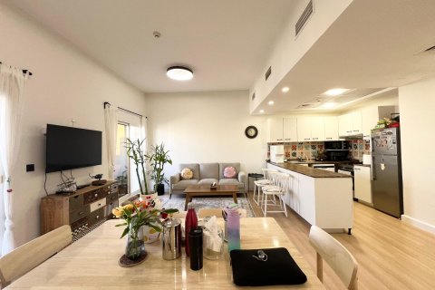 Appartement à Golf City, Dubai, 2 chambres, 104 m², № 97086 - photo 2