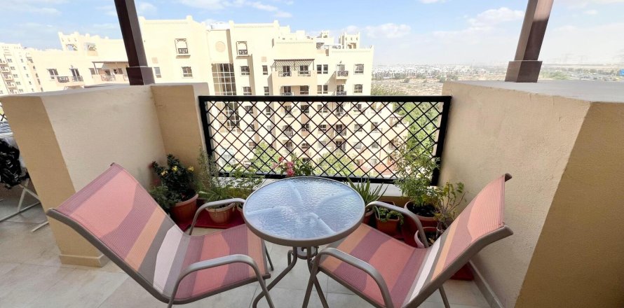 Appartement à Golf City, Dubai, 2 chambres, 104 m², № 97086