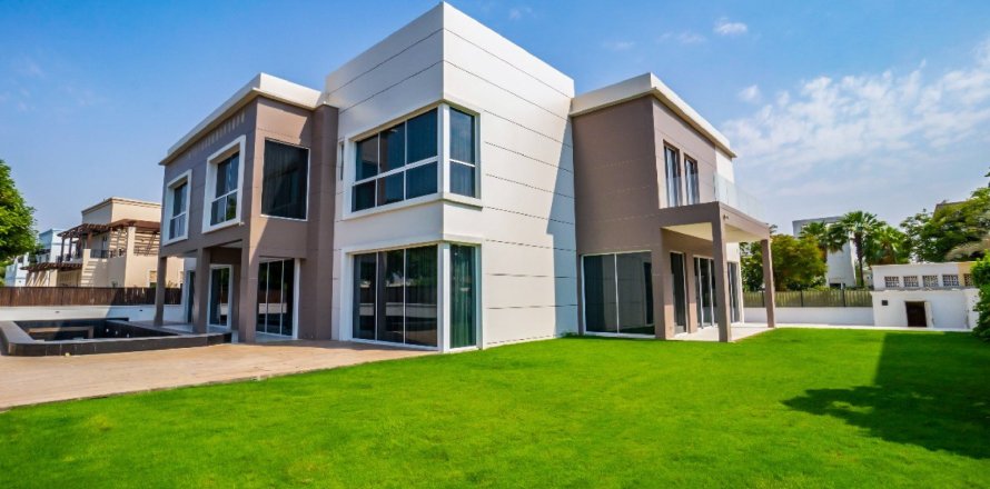 Villa en Emirates Hills, Dubai, 7 dormitorios, 975 m², № 3755