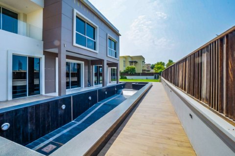 Villa en Emirates Hills, Dubai, 7 dormitorios, 975 m², № 3755 - foto 28