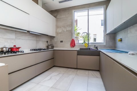 Villa en Emirates Hills, Dubai, 7 dormitorios, 975 m², № 3755 - foto 5