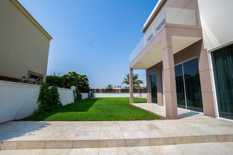 Villa en Emirates Hills, Dubai, 7 dormitorios, 975 m², № 3755 - foto 21