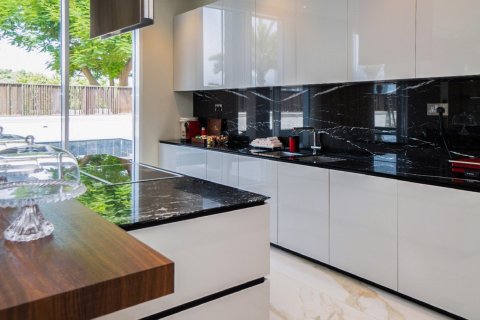 Villa en Emirates Hills, Dubai, 7 dormitorios, 975 m², № 3755 - foto 24