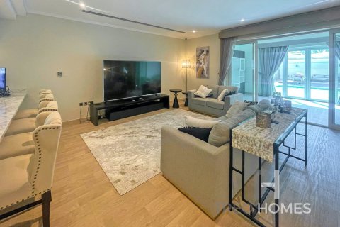 Villa in Regional, Jumeirah Park, Dubai 4 bedrooms, 403 sq.m. № 16295 - photo 12