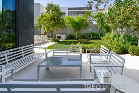 Villa in Jumeirah Park, Dubai 5 bedrooms, 480 sq.m. № 16293 - photo 11