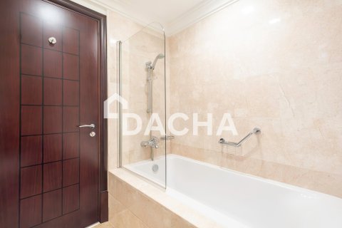 Apartment in Grandeur Residences, Palm Jumeirah, Dubai 2 bedrooms, 163 sq.m. № 105044 - photo 2