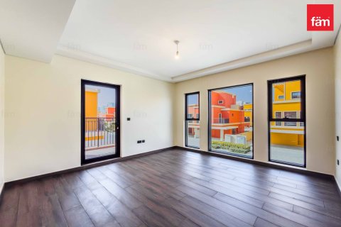 Townhouse in Dubai 5 bedrooms, 219.6 sq.m. № 123949