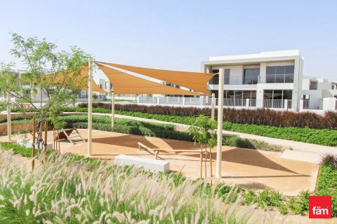 Villa in Dubai Hills Estate, Dubai 3 bedrooms, 427 sq.m. № 94915 - photo 10