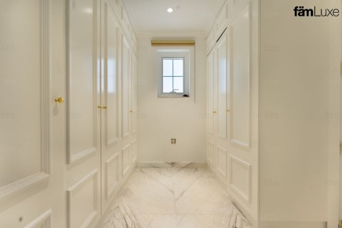 Villa en Dubai, 6 dormitorios, 1718.1 m², № 77840 - foto 6