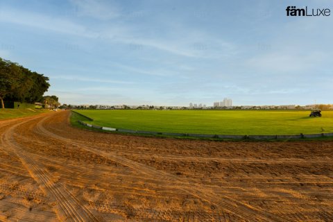 Villa en Dubai, 6 dormitorios, 1718.1 m², № 77840 - foto 19