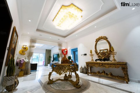 Villa en Dubai, 6 dormitorios, 1718.1 m², № 77840 - foto 13
