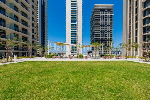 Apartment in Dubai Harbour, Dubai 1 bedroom, 68.98976780 sq.m. № 12458 - photo 4