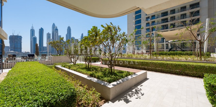 Квартира в Dubai Harbour, Дубай, 1 спальня, 68.9898м², № 12458