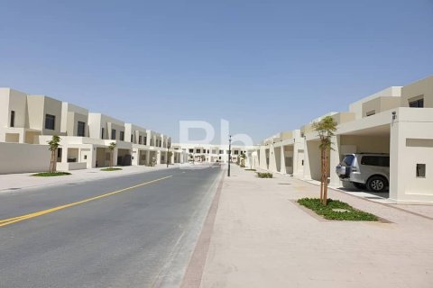 Adosado en Town Square, Dubai, 3 dormitorios, 191 m², № 57154 - foto 2