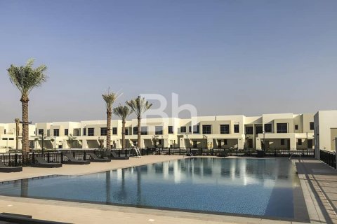 Adosado en Town Square, Dubai, 3 dormitorios, 191 m², № 57154 - foto 3