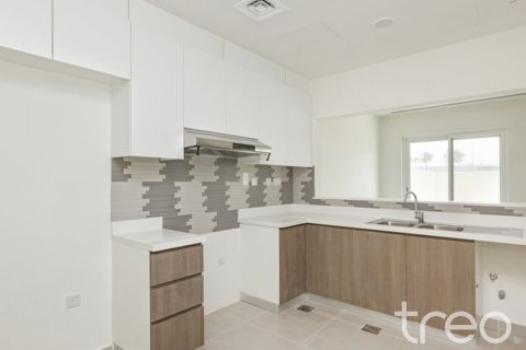 Villa à Dubai, 2 chambres, 166.2 m², № 119590 - photo 3