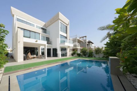 Villa en Jumeirah Park, Dubai, 7 dormitorios, 757 m², № 24963 - foto 3