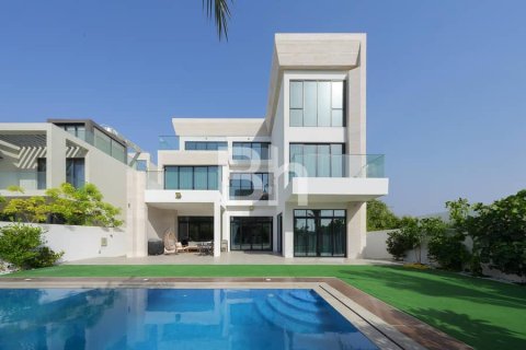 Villa en Jumeirah Park, Dubai, 7 dormitorios, 757 m², № 24963 - foto 1