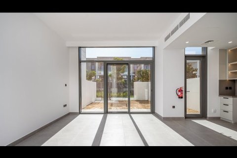 Townhouse in Arabian Ranches 3, Dubai 3 bedrooms, 146 sq.m. № 24982 - photo 2