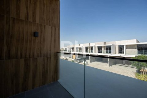 Townhouse in Arabian Ranches 3, Dubai 3 bedrooms, 146 sq.m. № 24982 - photo 16