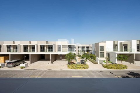 Townhouse in Arabian Ranches 3, Dubai 3 bedrooms, 146 sq.m. № 24982 - photo 18