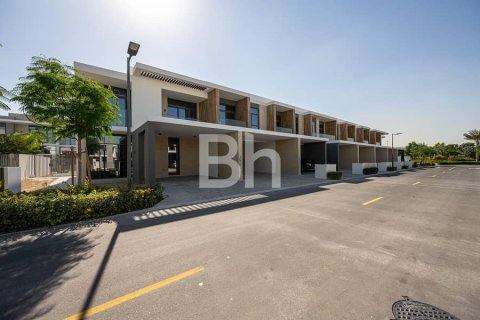 Townhouse in Arabian Ranches 3, Dubai 3 bedrooms, 146 sq.m. № 24982 - photo 3