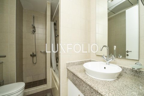 Снять в аренду квартиру в Дубай Марине, Дубай: 2 спальни, 117м², № 46182 - фото 17
