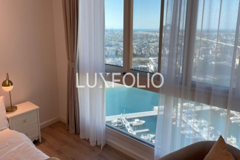 Apartment in Marina Residences, Palm Jumeirah, Dubai 3 bedrooms, 234 sq.m. № 46174 - photo 11