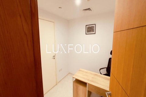 Apartment in Marina Residences, Palm Jumeirah, Dubai 3 bedrooms, 234 sq.m. № 46174 - photo 12