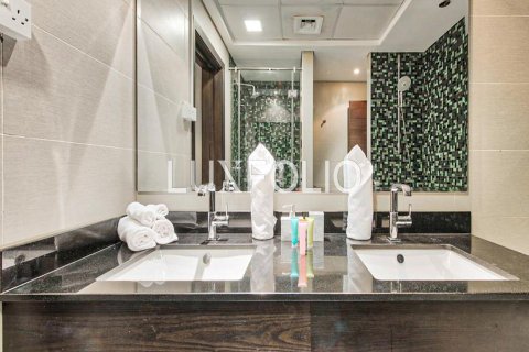 Apartment in Dubai Marina, Dubai 4 bedrooms, 237 sq.m. № 46176 - photo 14