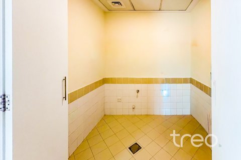 Снять в аренду виллу в Арабиан Ранчес, Дубай: 3 спальни, 254.28м², № 119900 - фото 16