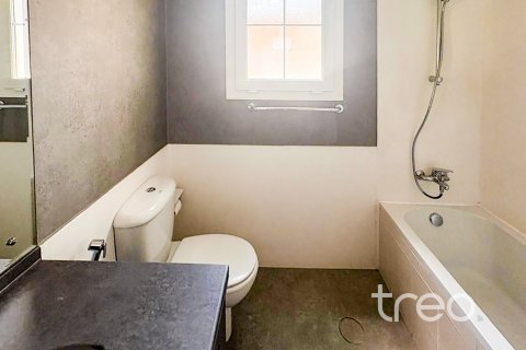 Снять в аренду виллу в Арабиан Ранчес, Дубай: 3 спальни, 254.28м², № 119900 - фото 11