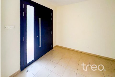 Снять в аренду виллу в Арабиан Ранчес, Дубай: 3 спальни, 254.28м², № 119900 - фото 8