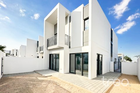Таунхаус в Дубае, 4 спальни, 216.74м², № 119904